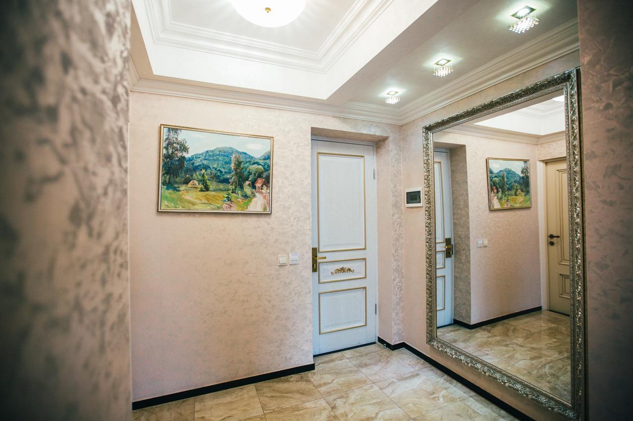 Prince Khust Exterior foto
